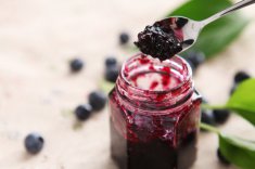 藍(lán)莓果醬的做法