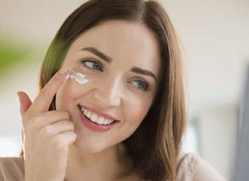 女人抗皺保養(yǎng)什么時(shí)候做好？