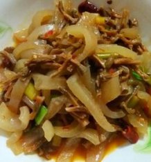 干豆角燜肉皮的家常做法 干豆角肉皮超好吃的秘密