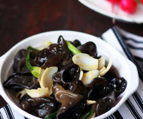 合理的飲食有利于女性身體排毒 