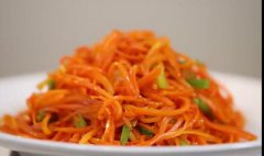 胡蘿卜炒香芹的做法視頻