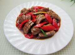 紅椒爆豬腰的做法視頻