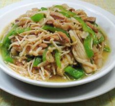 尖椒五花肉炒金針菇的家常做法 好吃又營養(yǎng)！