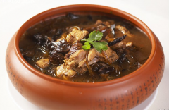 小雞燉蘑菇的做法視頻