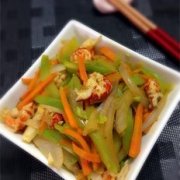 小龍蝦仁炒時(shí)蔬的做法