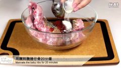 美式蜜汁燒排骨的做法視頻