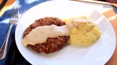 美國鄉(xiāng)村炸牛排（Country Fried Steak）的做法視頻