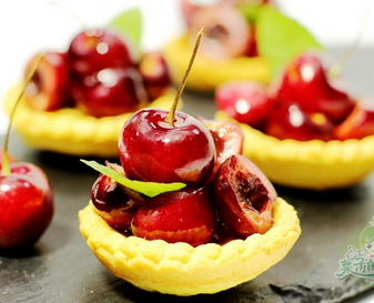 蜜汁車?yán)遄訐榈募页Ｗ龇? data-qZKi=