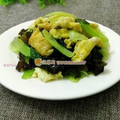 木耳青菜炒雞蛋的做法