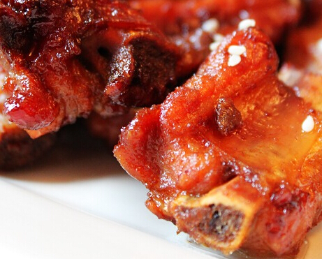 2015年夜飯菜譜:寶寶愛(ài)吃的蜜汁燒排骨做法視頻