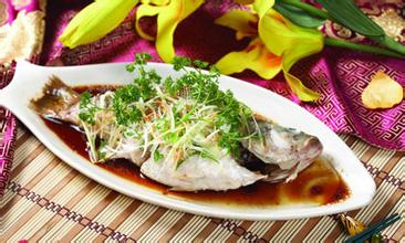 細(xì)筍燴鱸魚的做法視頻