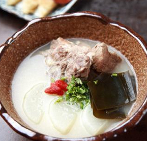 海帶蘿卜肉骨湯的做法