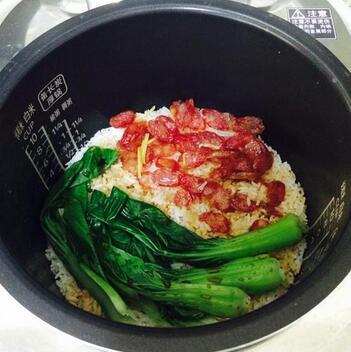 電飯鍋怎么做煲仔飯 電飯鍋煲仔飯做法大全