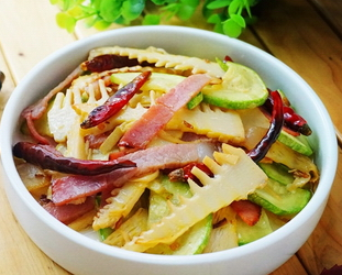 年夜飯菜譜推薦 冬筍干鍋臘肉的家常做法