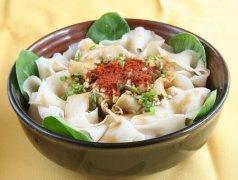 雞丁刀削面的做法