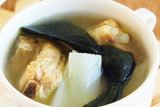 白蘿卜海帶排骨湯做法