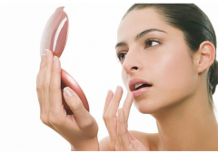 嘴唇發(fā)白吃什么好 嘴唇發(fā)白怎么調(diào)理