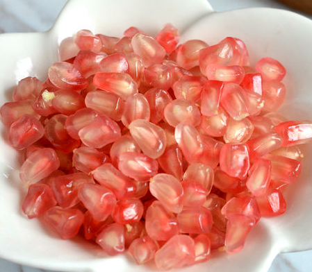 教你完整剝出石榴籽 巧剝石榴的方法