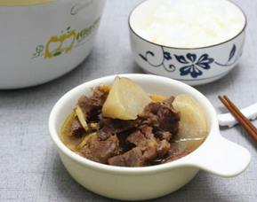 牛腩燉蘿卜的家常做法