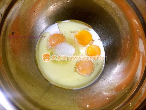 藍(lán)莓蛋糕卷的做法