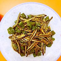 尖椒小魚干的做法圖解1