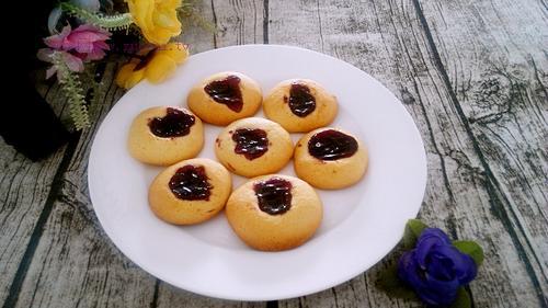 藍(lán)莓醬小餅干的做法