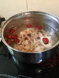 清補(bǔ)雞湯的做法步驟5