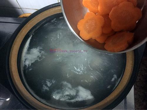 排骨湯面的做法