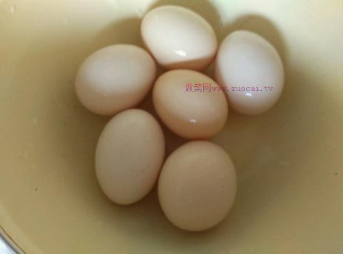 電飯煲版可可戚風(fēng)蛋糕的做法