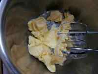 【烘焙甜點(diǎn)】椰蓉甜甜圈的做法步驟2