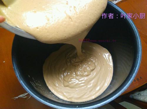 電飯煲版可可戚風(fēng)蛋糕的做法