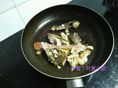 蘿卜魚(yú)頭湯的做法