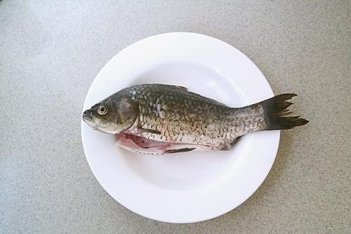 白蘿卜絲煮魚的做法