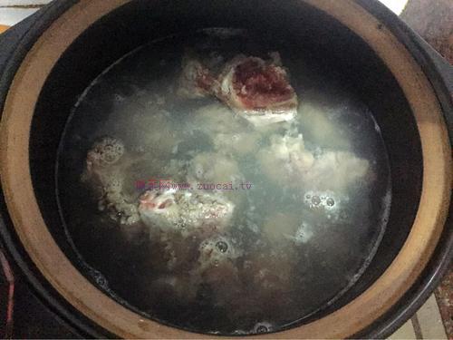 排骨湯面的做法