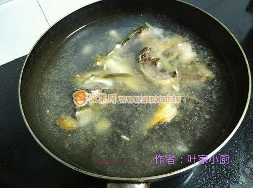 蘿卜魚(yú)頭湯的做法