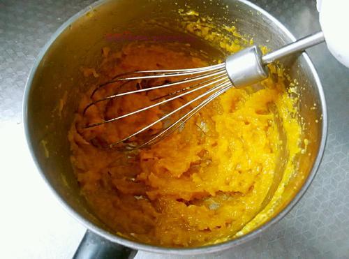 南瓜戚風(fēng)蛋糕的做法