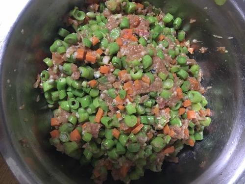 豆角胡蘿卜肉包的做法