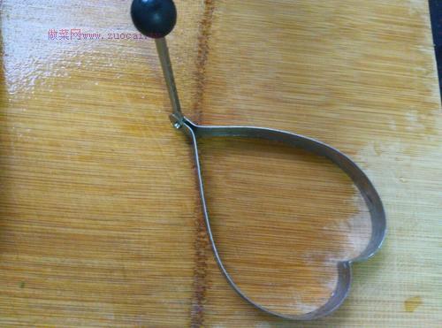 愛(ài)心雞蛋餅的做法