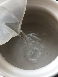 當(dāng)歸首烏紅棗湯的做法步驟1