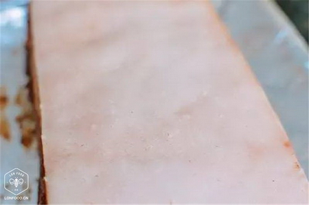 粵式經(jīng)典正宗脆皮燒肉的做法步驟5