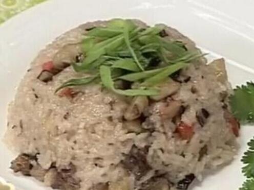 營(yíng)養(yǎng)搭配十足的香炒糯米飯?jiān)趺醋觯?/ data-pjbO=