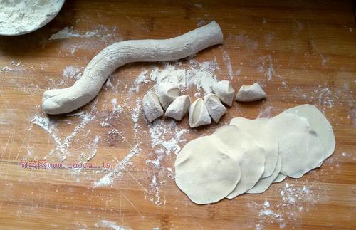 牛肉胡蘿卜餃子的做法