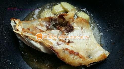 魚頭蘿卜湯的做法