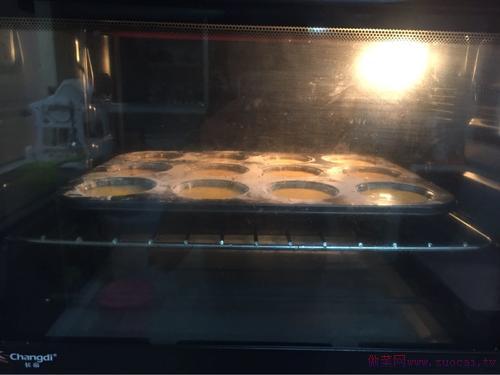 瑪?shù)铝盏案獾淖龇?/ data-yJ0Q=