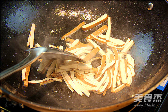 素心居靜香噴噴香干芹菜榨菜絲的做法