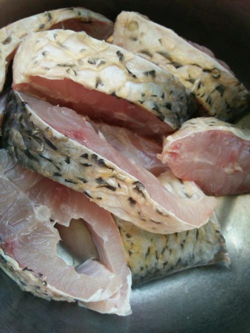 糖醋鯉魚(yú)段的做法