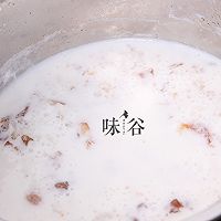 養(yǎng)顏美容的牛奶燉桃膠的做法圖解5