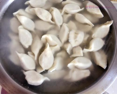 豬肉蒜苗餃子的做法