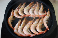 油燜對(duì)蝦的做法步驟7