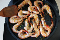 油燜對(duì)蝦的做法步驟10
